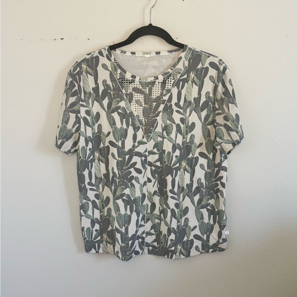 RARE Lululemon Athletica Cactus print top